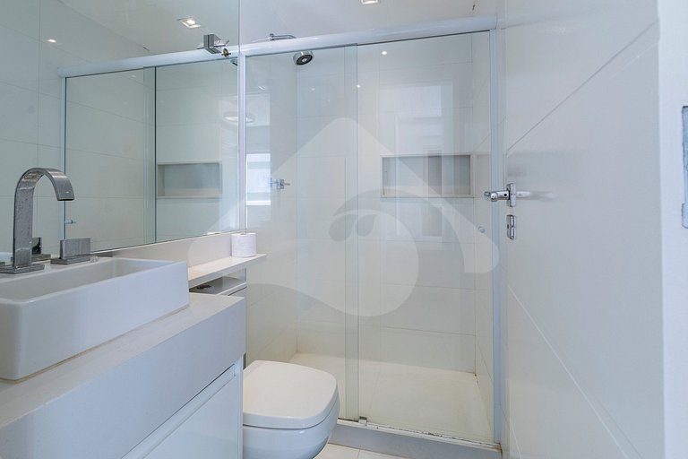 Em frente a Praia: Cobertura Duplex de Luxo com Espaço Gourm