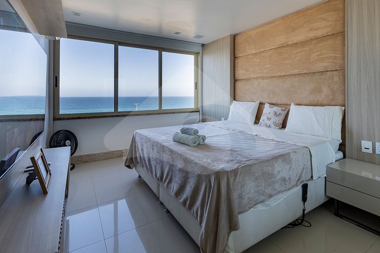 Beachfront: Luxury Duplex Penthouse with Gourmet Area in Bar