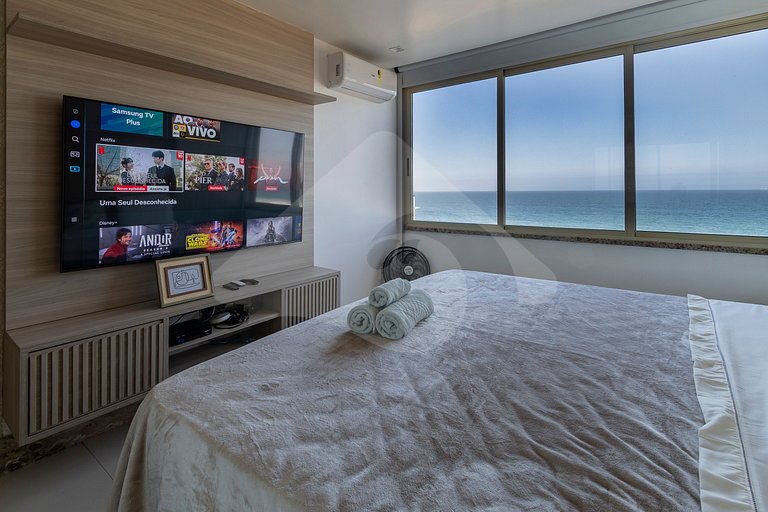 Beachfront: Luxury Duplex Penthouse with Gourmet Area in Bar