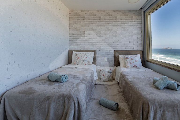 Vista da Praia: Cobertura com Espaço Gourmet