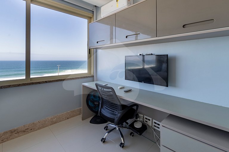 Em frente a Praia: Cobertura Duplex de Luxo com Espaço Gourm