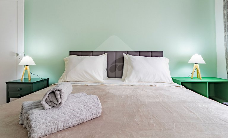 5-min walk to Copacabana Beach | Renovated & Cozy