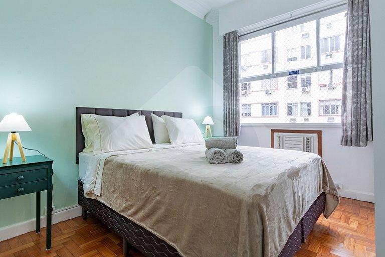 5-min walk to Copacabana Beach | Renovated & Cozy