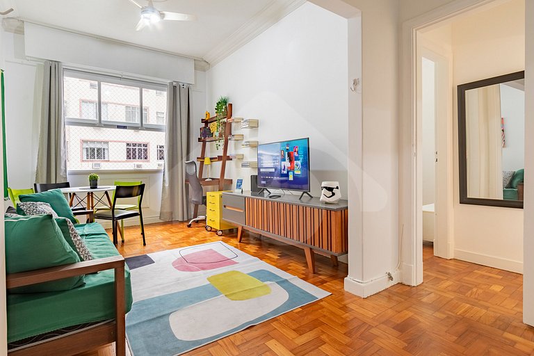 5-min walk to Copacabana Beach | Renovated & Cozy