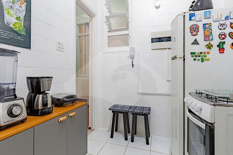 5-min walk to Copacabana Beach | Renovated & Cozy