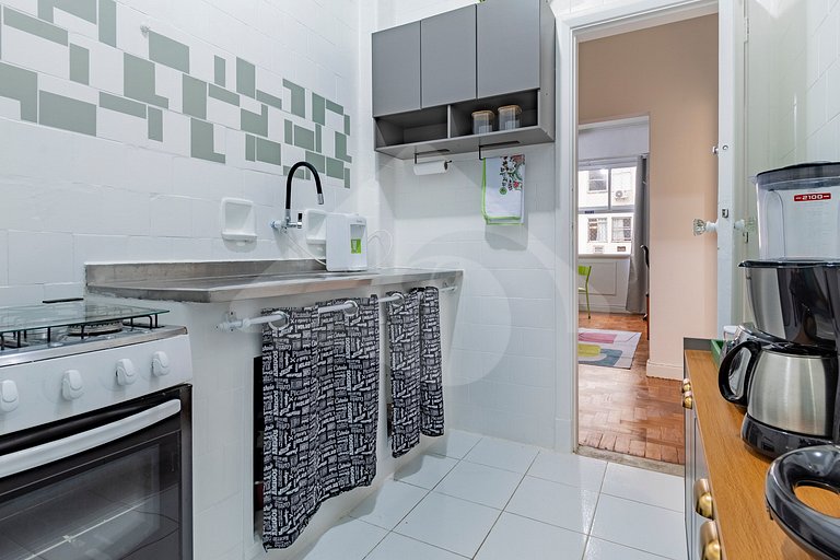 5-min walk to Copacabana Beach | Renovated & Cozy