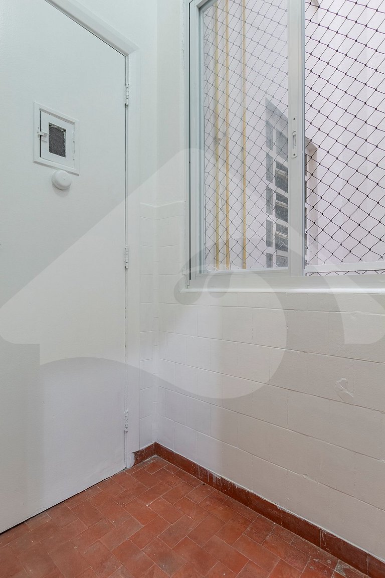 5-min walk to Copacabana Beach | Renovated & Cozy