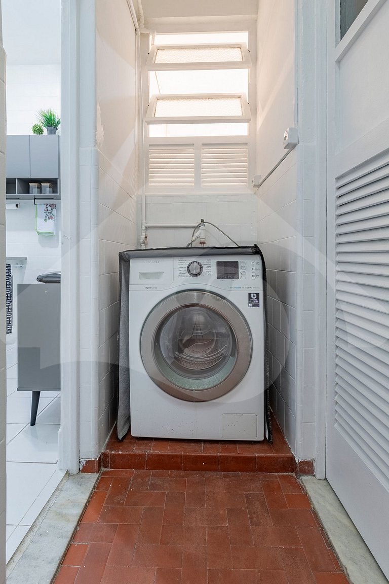 5-min walk to Copacabana Beach | Renovated & Cozy