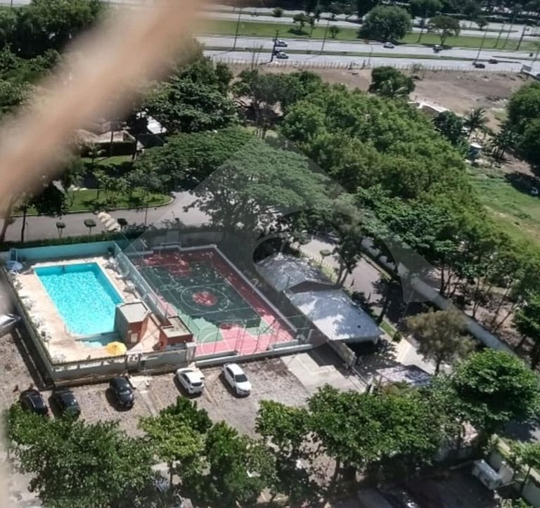 Cozy and renovated | Pool and sports court