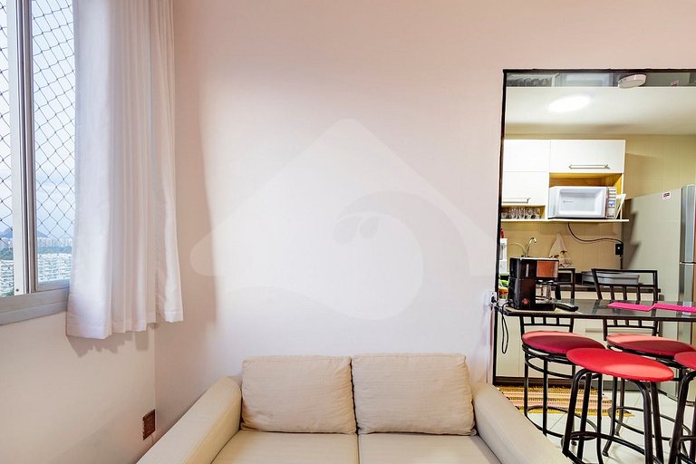 Cozy and renovated | Pool and sports court