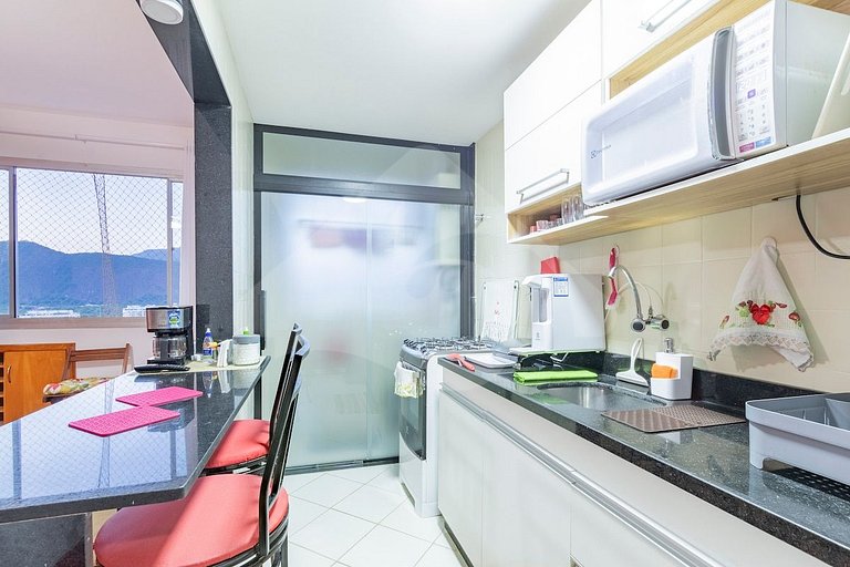Cozy and renovated | Pool and sports court