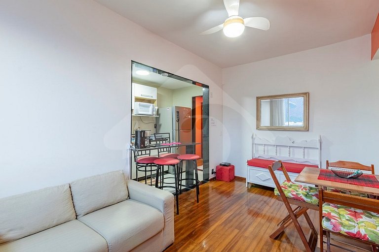 Cozy and renovated | Pool and sports court