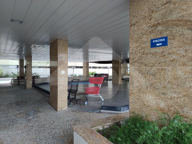 Vista da Praia: Duplex de Luxo com Espaço Gourmet