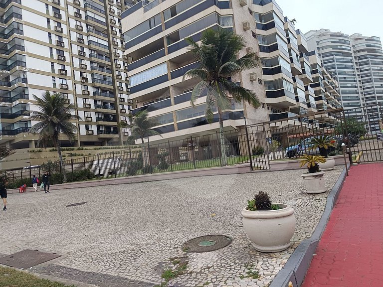 Em frente a Praia: Cobertura Duplex de Luxo com Espaço Gourm