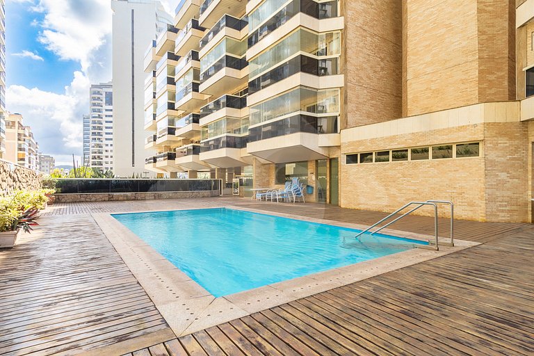 Em frente a Praia: Cobertura Duplex de Luxo com Espaço Gourm