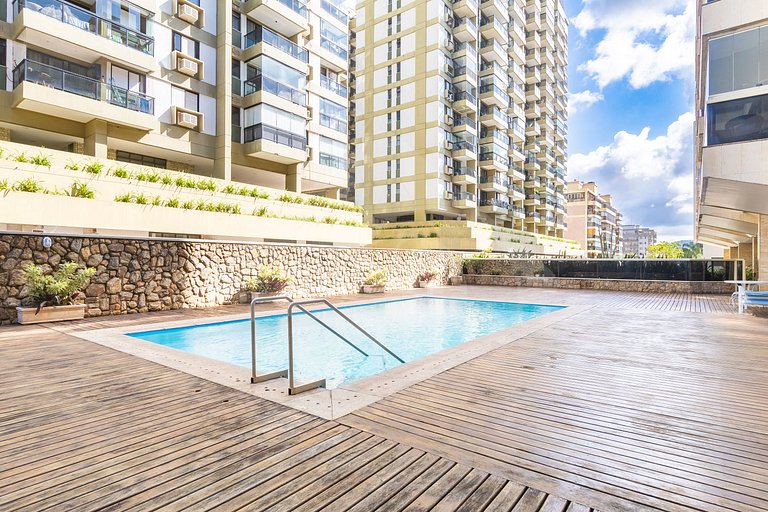 Em frente a Praia: Cobertura Duplex de Luxo com Espaço Gourm