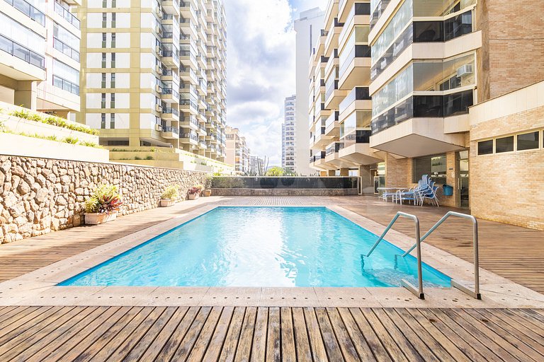 Beachfront: Luxury Duplex Penthouse with Gourmet Area in Bar