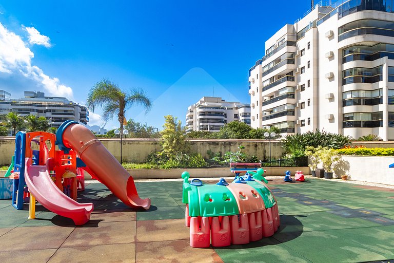 Vista da Praia: Duplex de Luxo com Espaço Gourmet