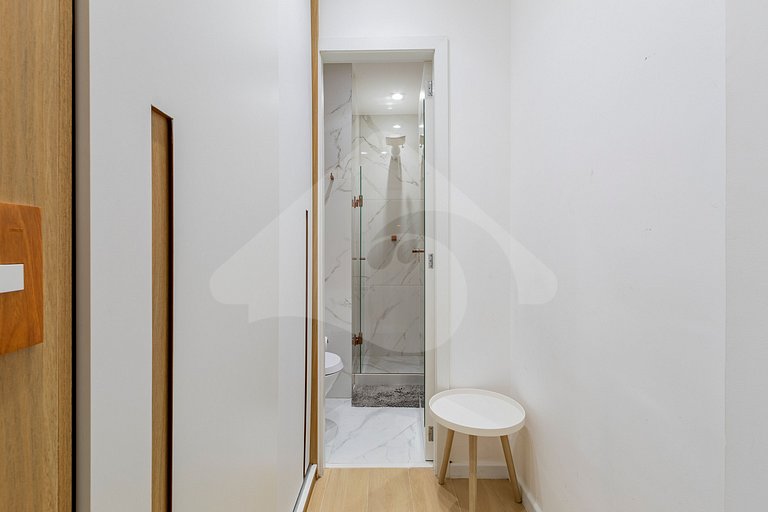 Modern, Renovated & Cozy | Walk Everywhere