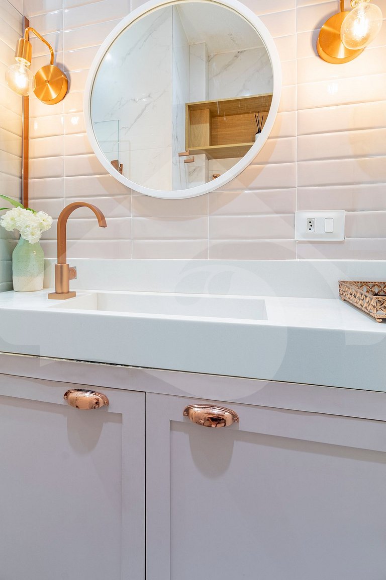 Modern, Renovated & Cozy | Walk Everywhere