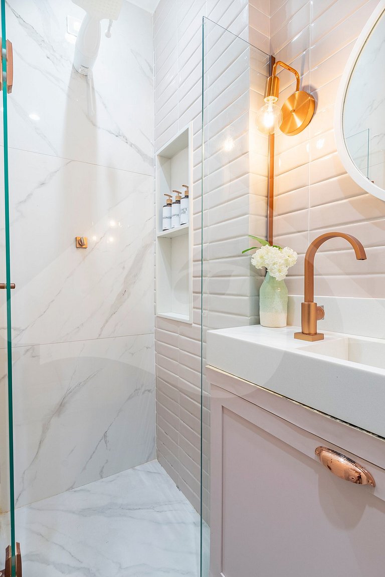 Modern, Renovated & Cozy | Walk Everywhere