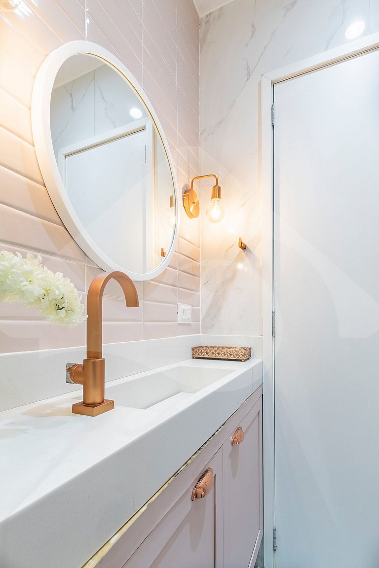 Modern, Renovated & Cozy | Walk Everywhere