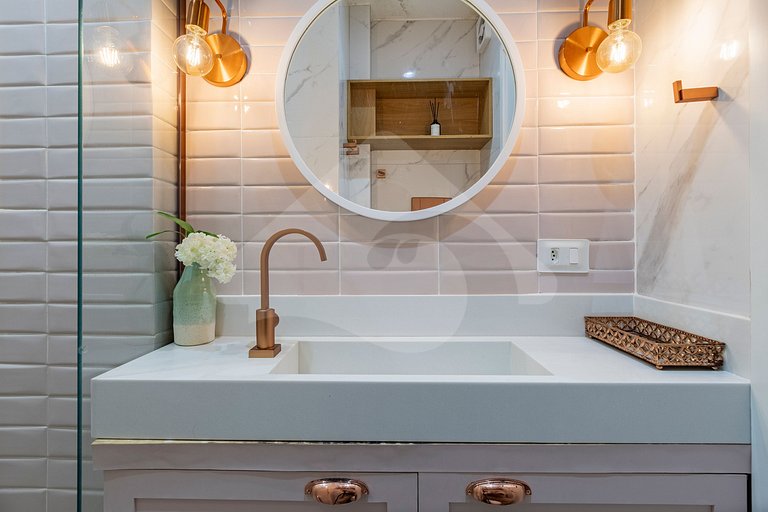 Modern, Renovated & Cozy | Walk Everywhere