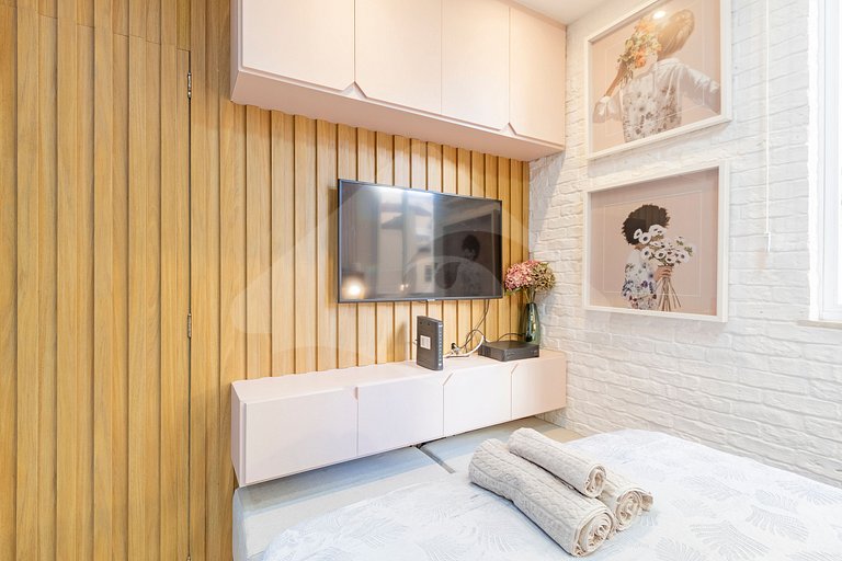Modern, Renovated & Cozy | Walk Everywhere