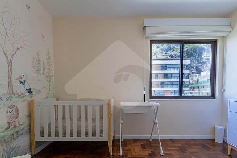 Fully equipped for your baby! Office and Garage