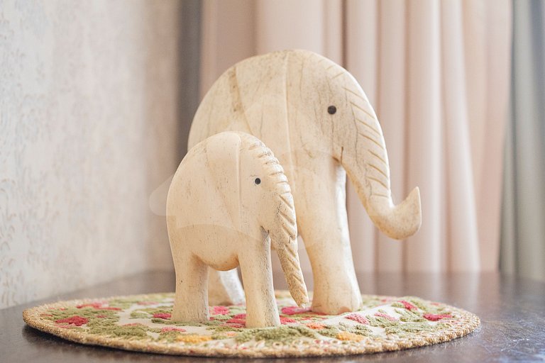 5 min do metro | Charme clássico a 100 m da praia