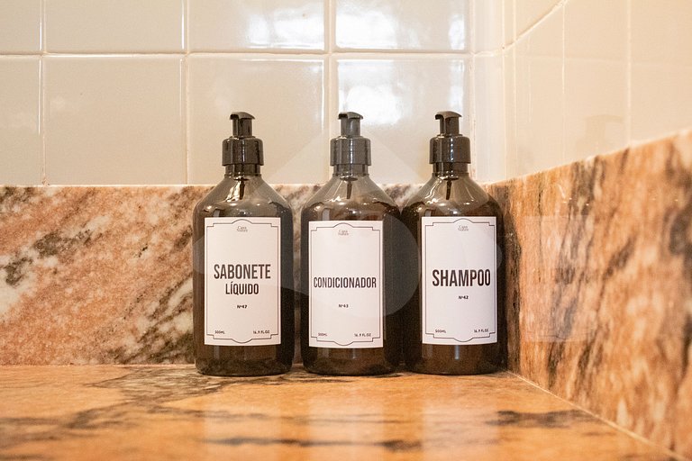 5 min to subway | Classic charm by beach