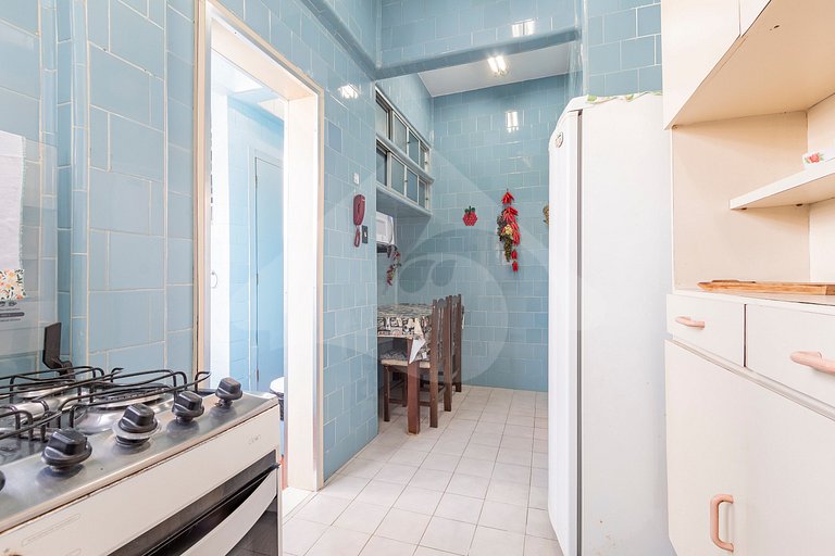 5 min do metro | Charme clássico a 100 m da praia