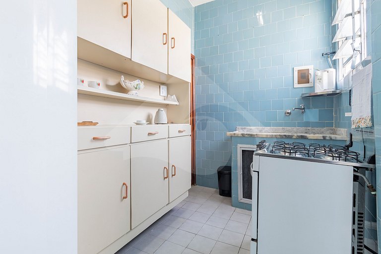 5 min to subway | Classic charm by beach