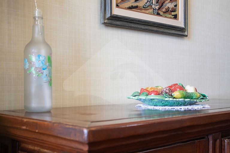 5 min to subway | Classic charm by beach