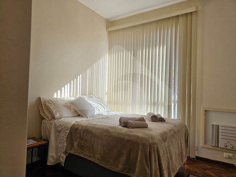 5 min walk from the subway | Spacious and Cozy