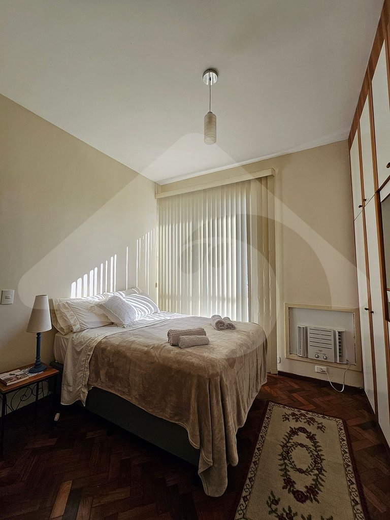 5 min walk from the subway | Spacious and Cozy