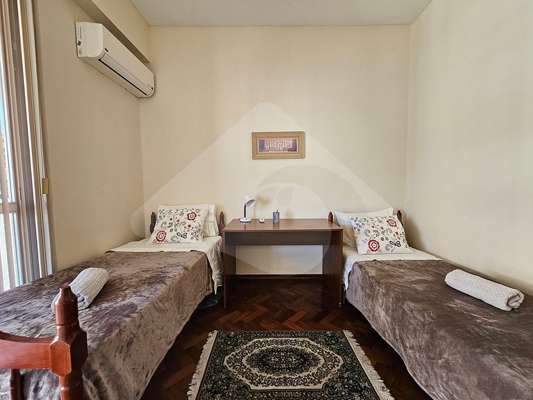 5 min a pé do metrô | Amplo e Acolhedor