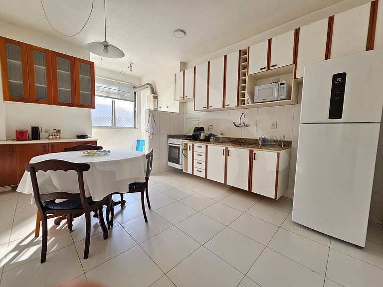 5 min a pé do metrô | Amplo e Acolhedor