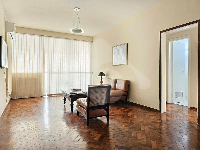 5 min walk from the subway | Spacious and Cozy