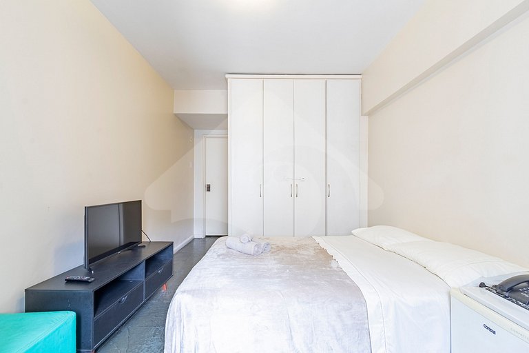 Copa Posto 4 | Suíte em Hotel c/ Hidro e Academia