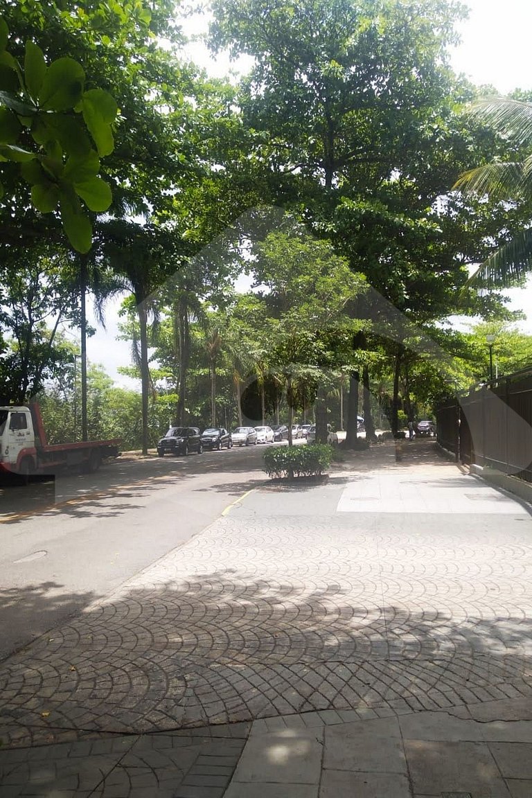 Linda Vista c/ Varanda e Banheira a 8 min da praia