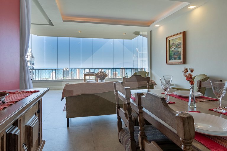 Cobertura Duplex: Praia a 10 min & Vista Incrível