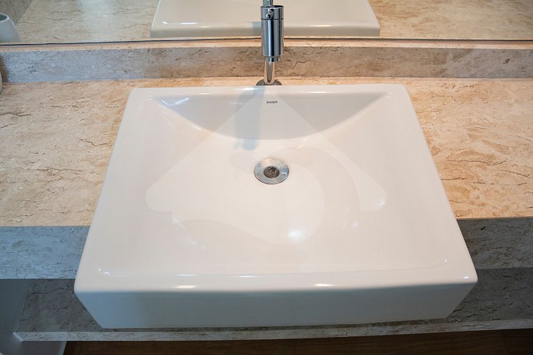 Cobertura Duplex: Praia a 10 min & Vista Incrível