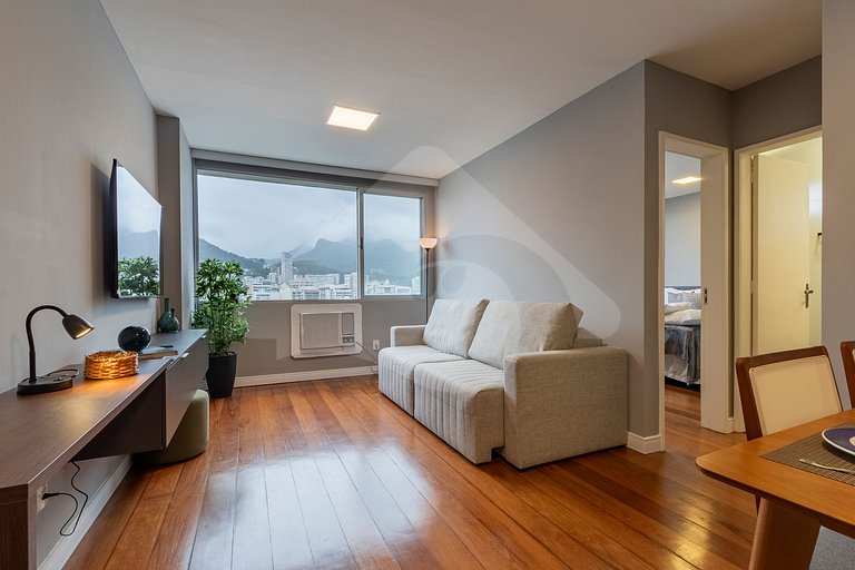 5-min walk to Leblon beach | Comfort and style