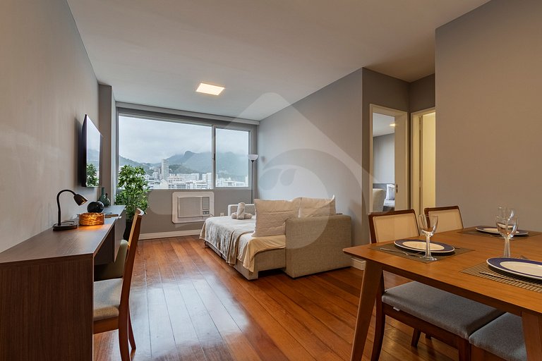 5-min walk to Leblon beach | Comfort and style