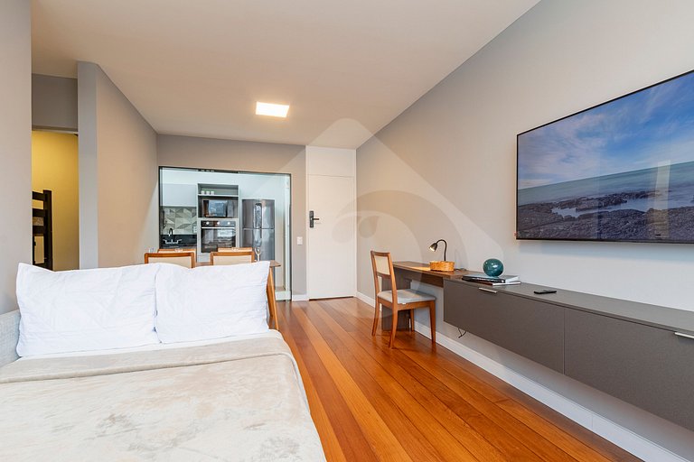 5-min walk to Leblon beach | Comfort and style