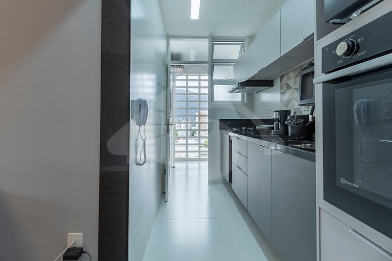 5-min walk to Leblon beach | Comfort and style