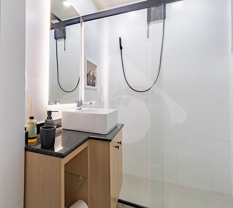 2-min walk from Copacabana beach |Cozy & Renovated