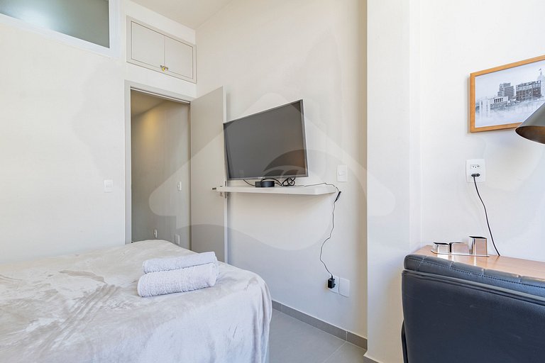 2-min walk from Copacabana beach |Cozy & Renovated