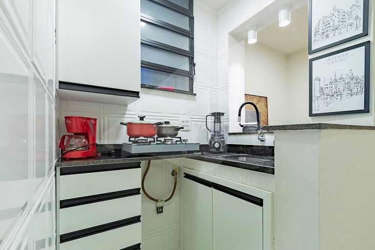 2-min walk from Copacabana beach |Cozy & Renovated